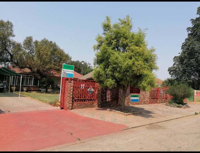 3 BEDROOM FREEHOLD SOLD IN STILFONTEIN EXT 2